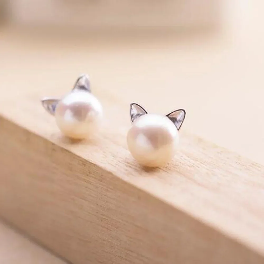 Silver Pearl Cat Earrings 😻